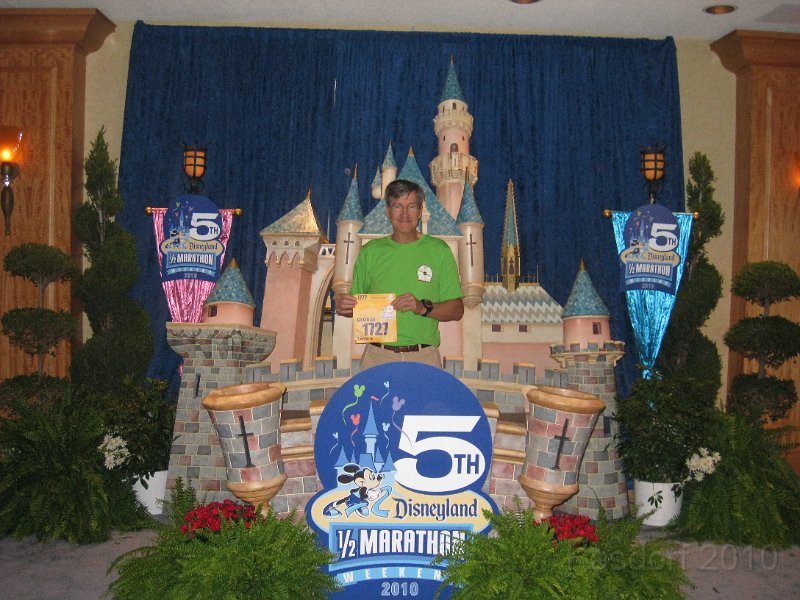 Disneyland 2010 HM Expo 0155.JPG - A display to get your picture taken at. Hey, I'm as tall as the castle (almost)